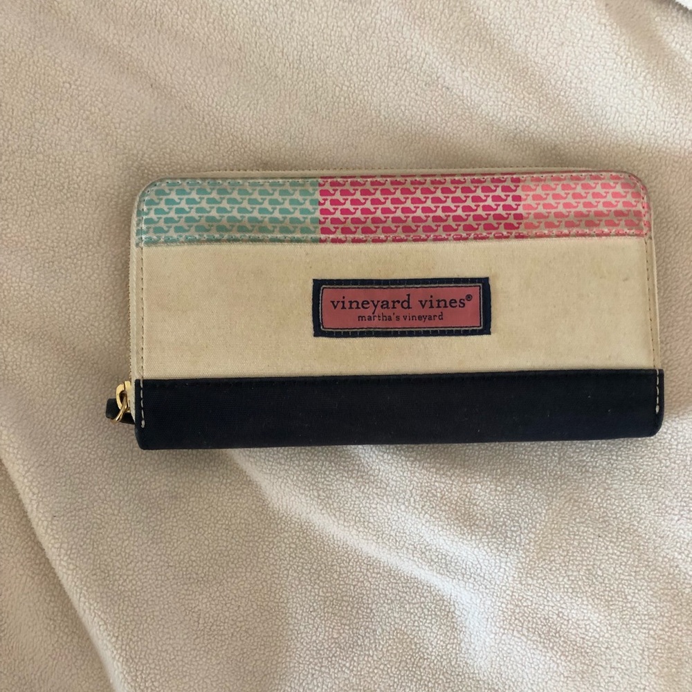 Vineyard Vines wallet